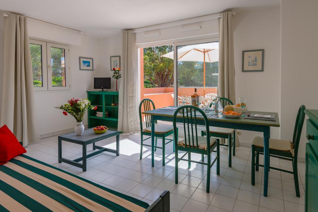 Lagrange Vacances Le Domaine Des Grands Pins Saint-Raphael (Var) Quarto foto